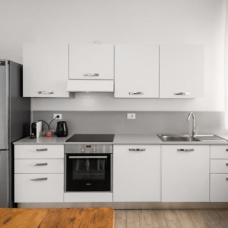 Flats4Rent La Dimora D'Orlando Apartment เวโรนา ภายนอก รูปภาพ