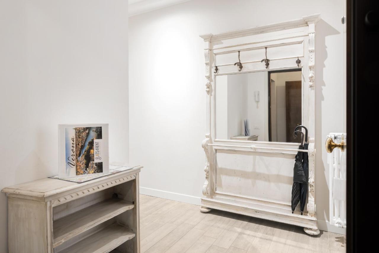 Flats4Rent La Dimora D'Orlando Apartment เวโรนา ภายนอก รูปภาพ