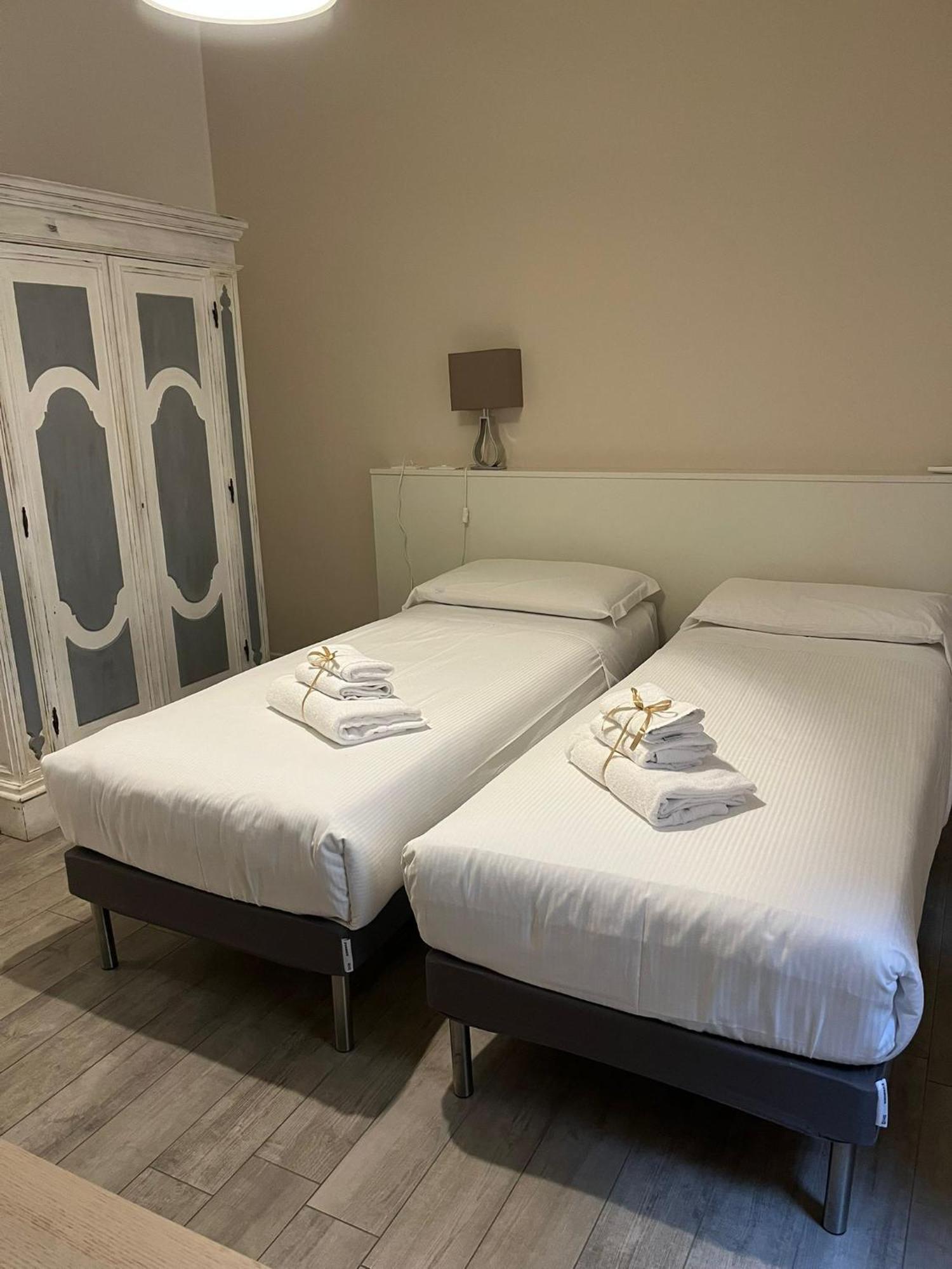 Flats4Rent La Dimora D'Orlando Apartment เวโรนา ภายนอก รูปภาพ
